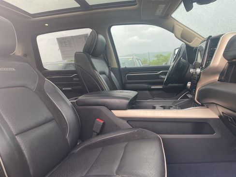 Used 2019 RAM 1500 Laramie AWD/4WD image 10