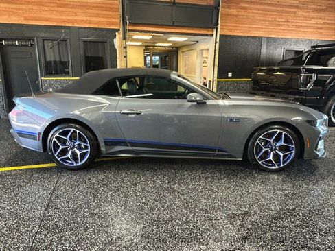 Used 2025 Ford Mustang GT Premium w/ GT Performance Package RWD image 4