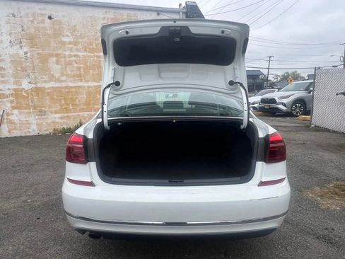 Used 2018 Volkswagen Passat 2.0T SE image 22