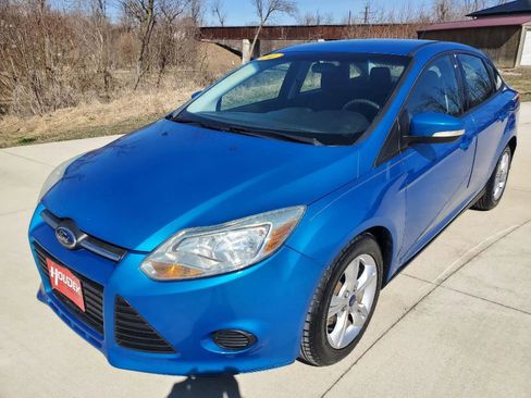 Used 2014 Ford Focus SE FWD image 3