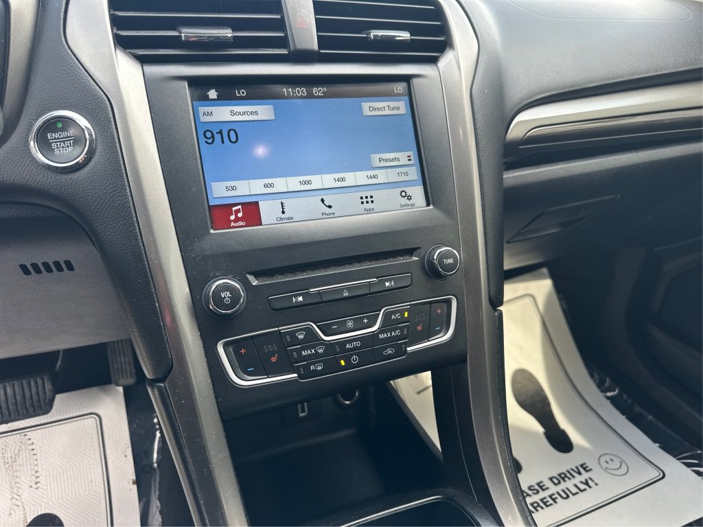Used 2017 Ford Fusion SE w/ Fusion SE Technology Package FWD image 23