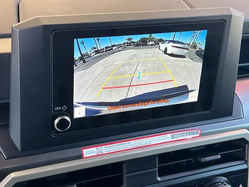 Certified 2025 Toyota Tacoma SR5 AWD/4WD image 22