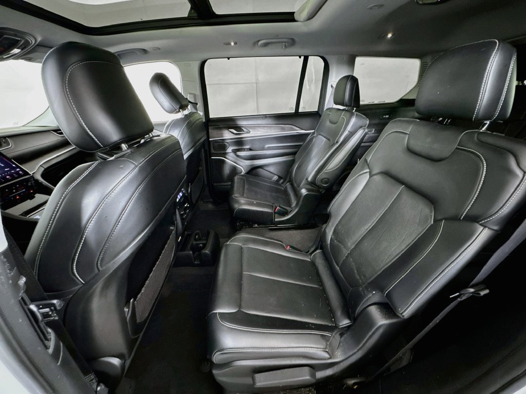 Used 2021 Jeep Grand Cherokee L Limited w/ Luxury Tech Group II AWD/4WD image 26