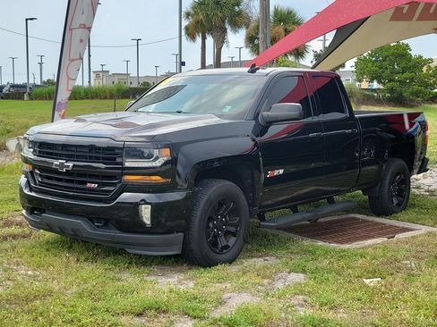 Used 2018 Chevrolet Silverado 1500 LT w/ Midnight Edition AWD/4WD image 2