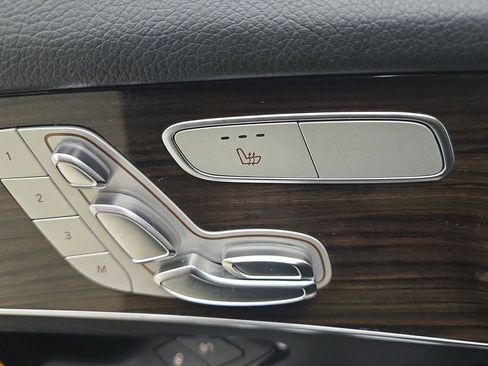 Used 2018 Mercedes-Benz GLC 300 4MATIC image 13