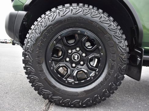 Used 2023 Ford Bronco Wildtrak image 17