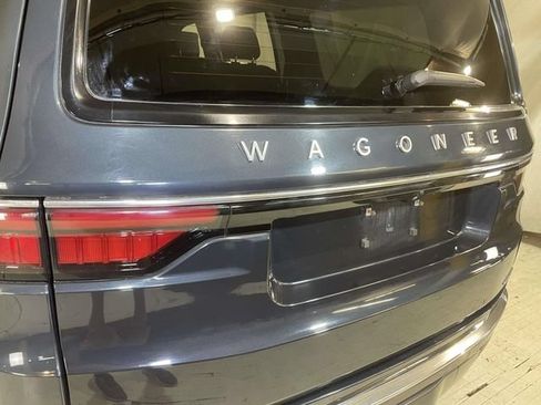 Used 2022 Jeep Wagoneer Series I w/ Premium Group I AWD/4WD image 12