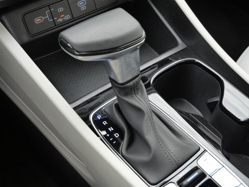 Certified 2025 Hyundai Tucson SE image 25