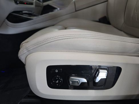 Used 2025 BMW X7 xDrive40i w/ Premium Package image 28