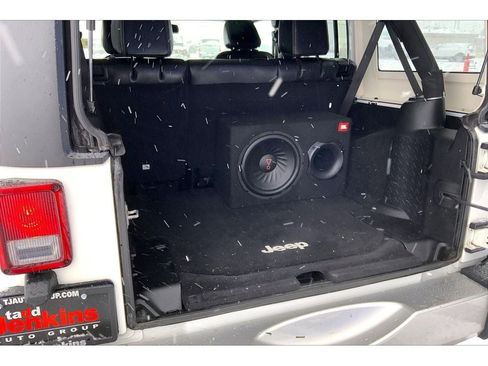 Used 2017 Jeep Wrangler Unlimited Sahara w/ LED Lighting Group image 10