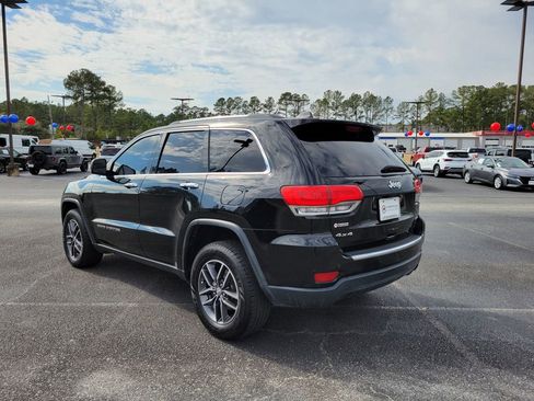 Used 2017 Jeep Grand Cherokee Limited image 3