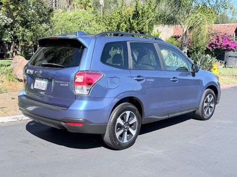 Used 2017 Subaru Forester 2.5i Premium w/ Popular Package #2A AWD/4WD image 7