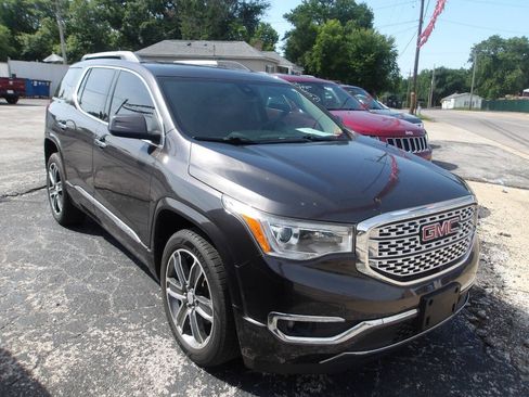 Used 2017 GMC Acadia Denali w/ Technology Package AWD/4WD image 1