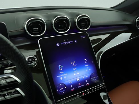 Used 2023 Mercedes-Benz C 300 Sedan image 9