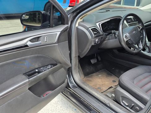 Used 2015 Ford Fusion SE FWD image 9