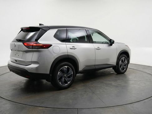 Used 2025 Nissan Rogue SV FWD image 9