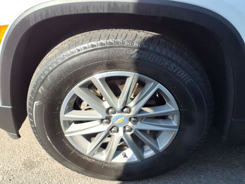 Used 2023 Chevrolet Traverse LT AWD/4WD image 8