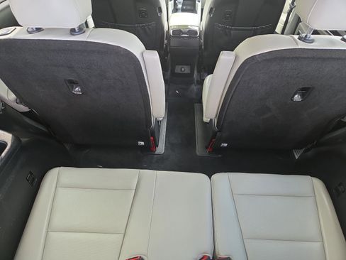 Used 2021 Kia Telluride S image 12