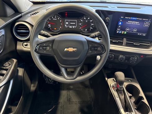 Used 2024 Chevrolet Trax LS w/ Driver Confidence Package FWD image 14