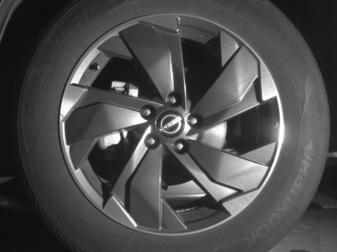 Used 2025 Nissan Rogue SV image 12