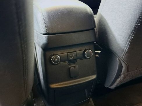 Used 2017 Ford Explorer XLT w/ Equipment Group 201A image 25