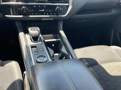 Used 2024 Nissan Pathfinder SV AWD/4WD image 20