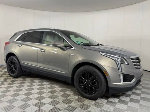 Used 2018 Cadillac XT5 Luxury w/ Driver Awareness Package AWD/4WD image 10