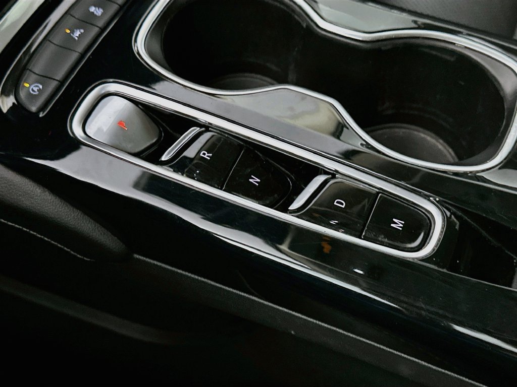 Used 2021 Buick Envision Essence w/ Sport Touring Package FWD image 16