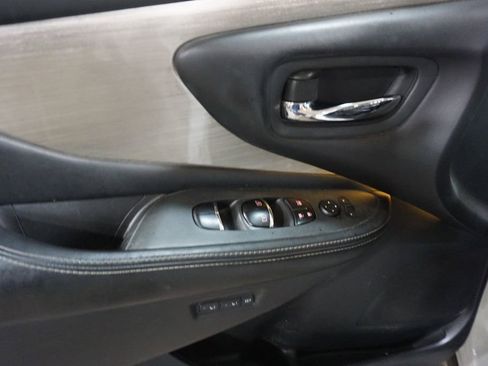 Used 2017 Nissan Murano Platinum w/ Platinum Technology Package FWD image 3