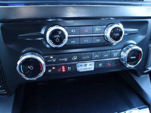 New 2026 Ford F250 Lariat w/ Black Appearance Package AWD/4WD image 7