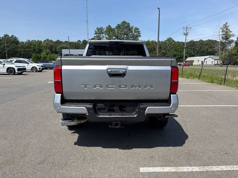 Used 2024 Toyota Tacoma Limited w/ Limited Package (LT) AWD/4WD image 9
