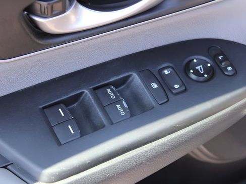 Used 2018 Honda CR-V EX image 18