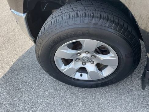 Used 2019 RAM 1500 Big Horn AWD/4WD image 16