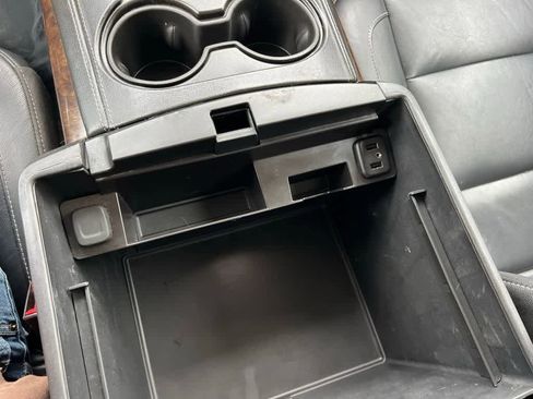 Used 2019 Chevrolet Suburban LT image 42