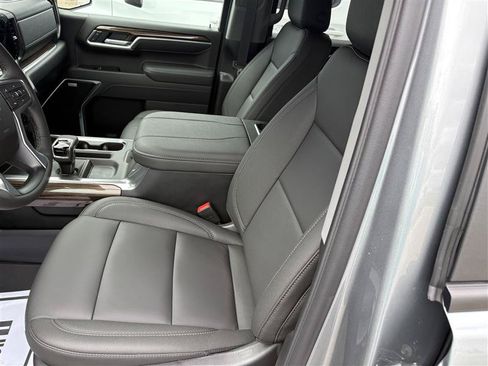 New 2026 Chevrolet Silverado 1500 RST w/ Redline Edition AWD/4WD image 10