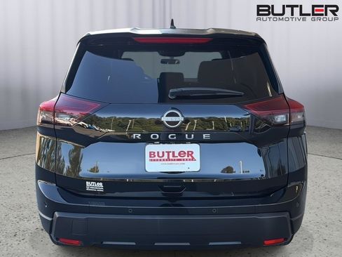 Used 2025 Nissan Rogue SV FWD image 5