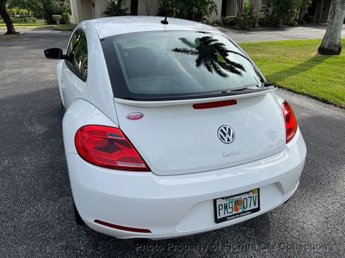Used 2012 Volkswagen Beetle Launch Edition image 17