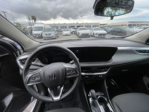 Used 2025 Buick Encore GX Preferred FWD image 34