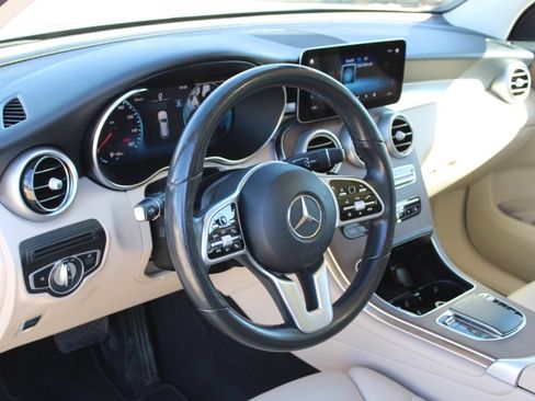 Used 2022 Mercedes-Benz GLC 300 image 30