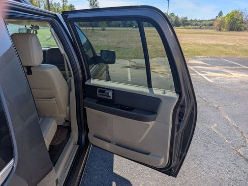 Used 2015 Lincoln Navigator L 2WD w/ Equipment Group 101A Reserve image 37
