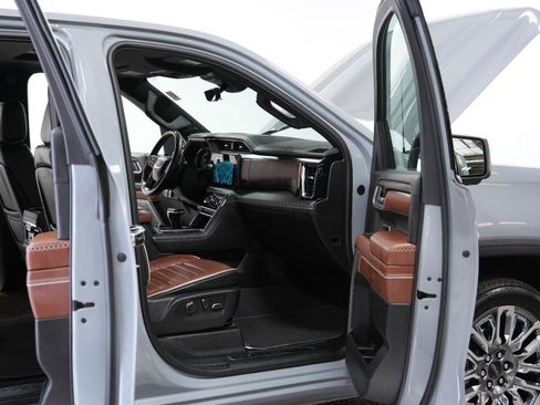 Certified 2025 GMC Sierra 1500 Denali Ultimate AWD/4WD image 13
