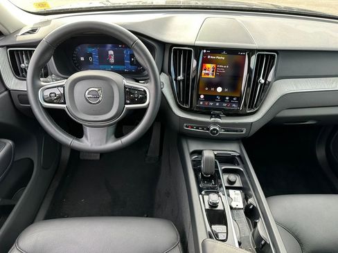 Used 2025 Volvo XC60 B5 Plus AWD/4WD image 15