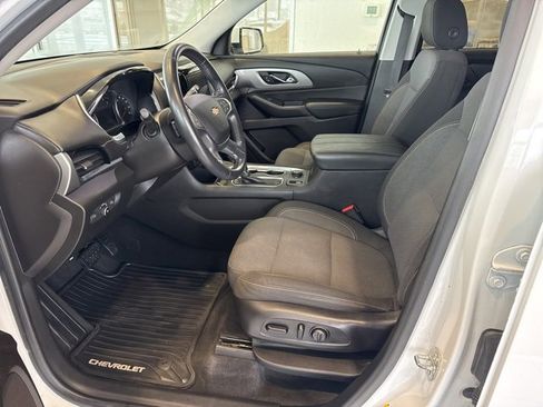 Used 2018 Chevrolet Traverse LT image 7