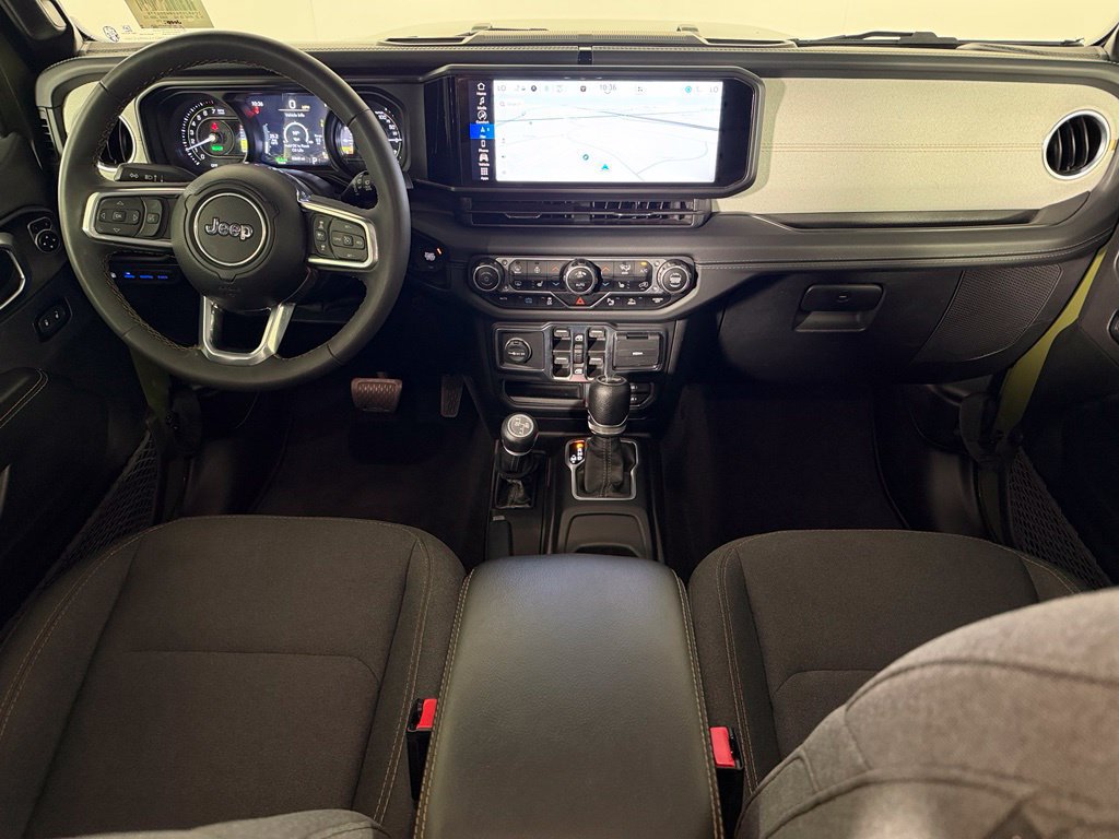 Used 2024 Jeep Wrangler Unlimited Sahara w/ Technology Group AWD/4WD image 13