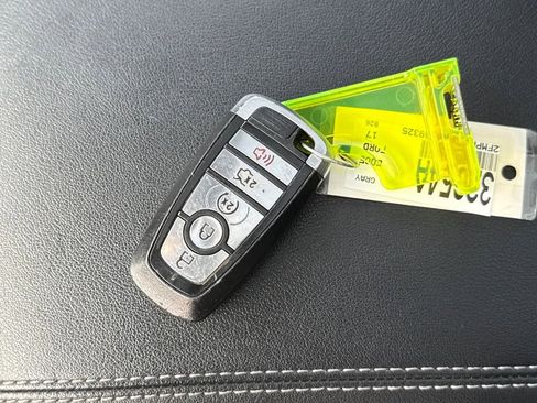 Used 2017 Ford Edge Titanium w/ Equipment Group 301A image 31