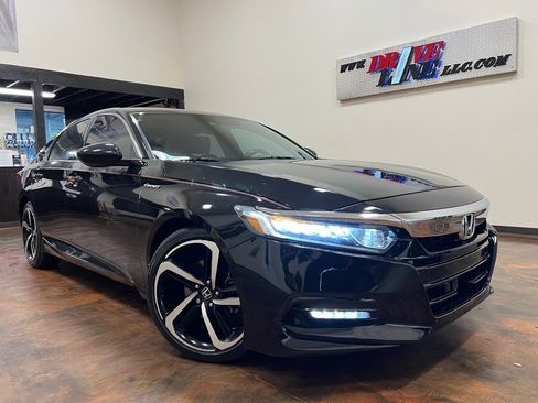 Used 2018 Honda Accord Sport image 1