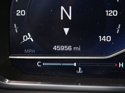 Used 2023 Chevrolet Suburban Premier image 41