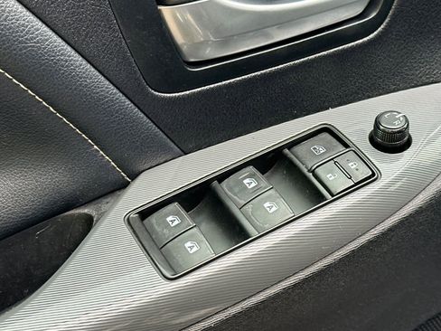 Used 2015 Toyota Sienna SE w/ SE Preferred Package FWD image 13