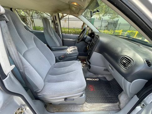 Used 2005 Dodge Caravan SE w/ Popular Equipment Group FWD image 22