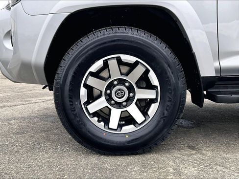 Used 2024 Toyota 4Runner TRD Off-Road image 7